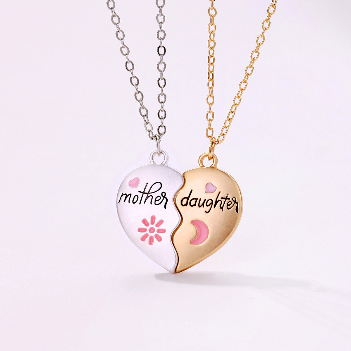 Fashion Jewelry Mother Daughter Necklace 2PCS Set Matching Heart Magnetic Pendant For Women Family Gifts For Mother's Day